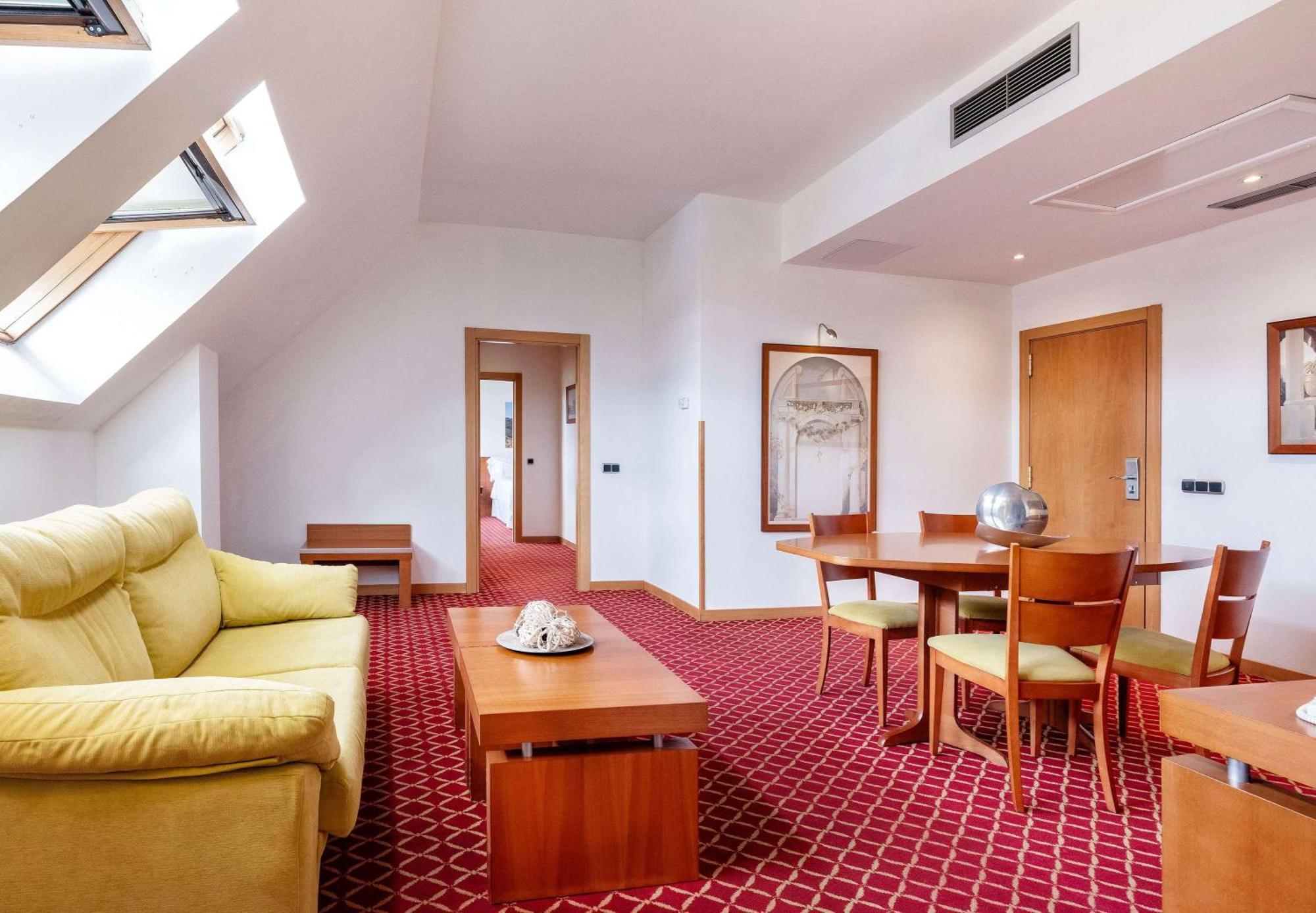 Hotel Zentral Leon Luaran gambar